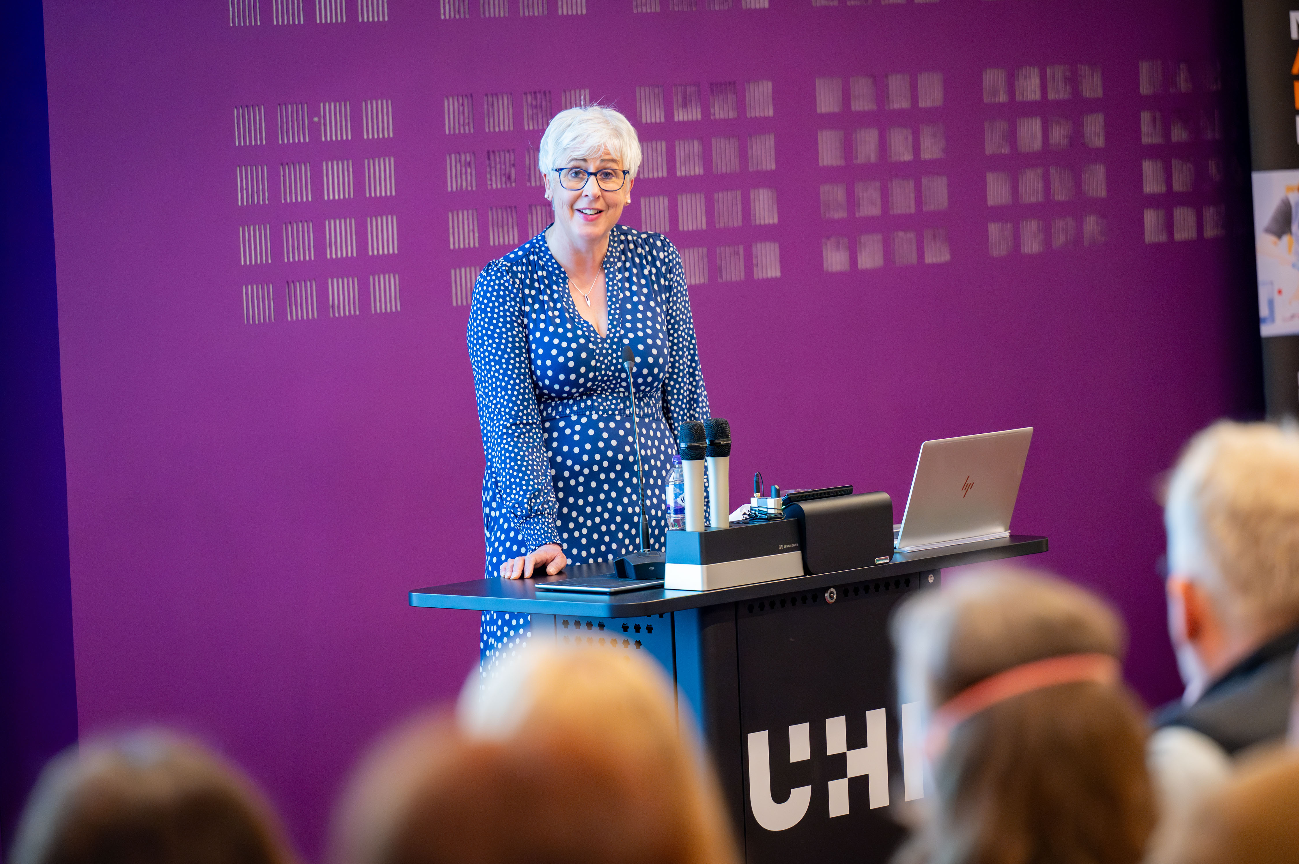 Lèirsinn dàna do chùram-slàinte san àm ri teachd: Òraid tòiseachaidh an Àrd-Ollaimh Nicola Carey na brosnachadh aig UHI Lèirsinn dàna do chùram-slàinte san àm ri teachd: Òraid tòiseachaidh an Àrd-Ollaimh Nicola Carey na brosnachadh aig UHI